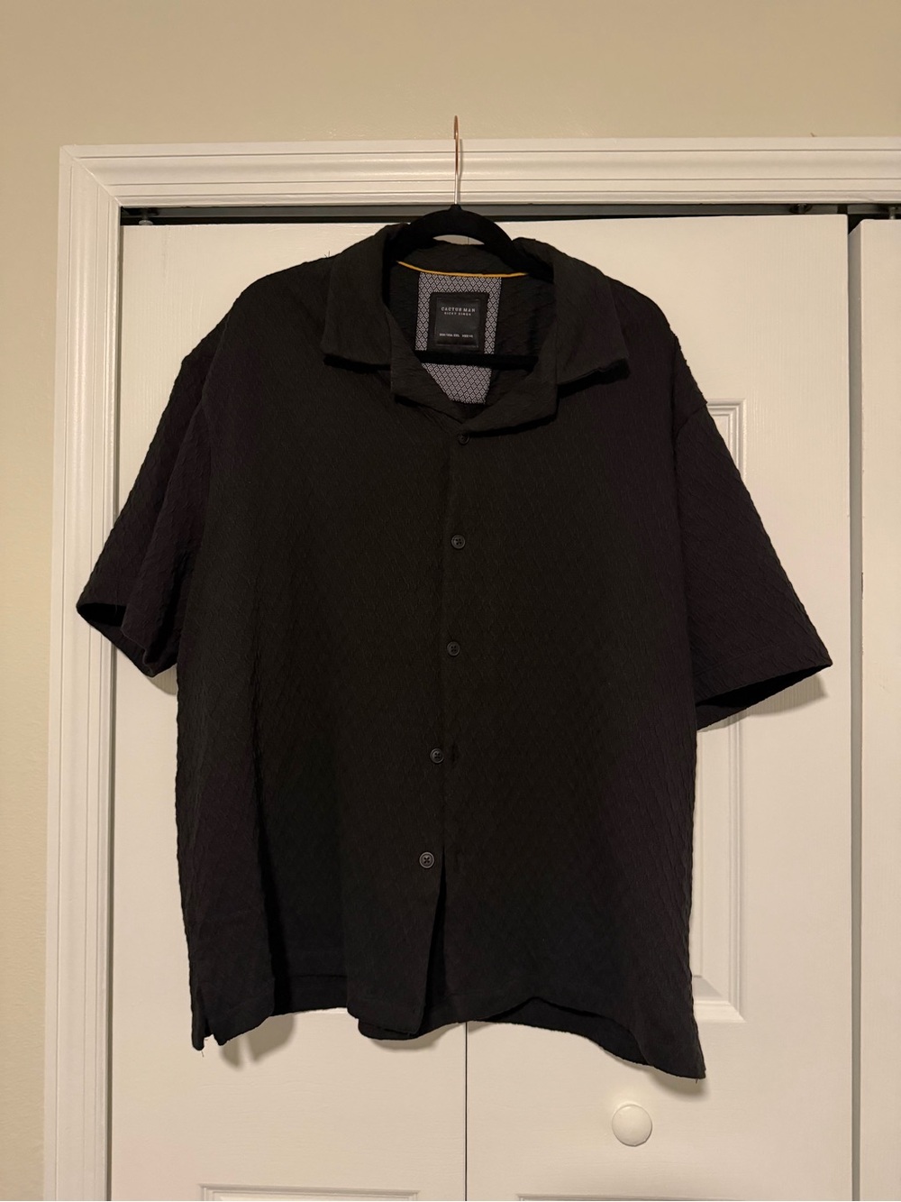 Cactus Black Short-Sleeve Casual Button-Down Shirt